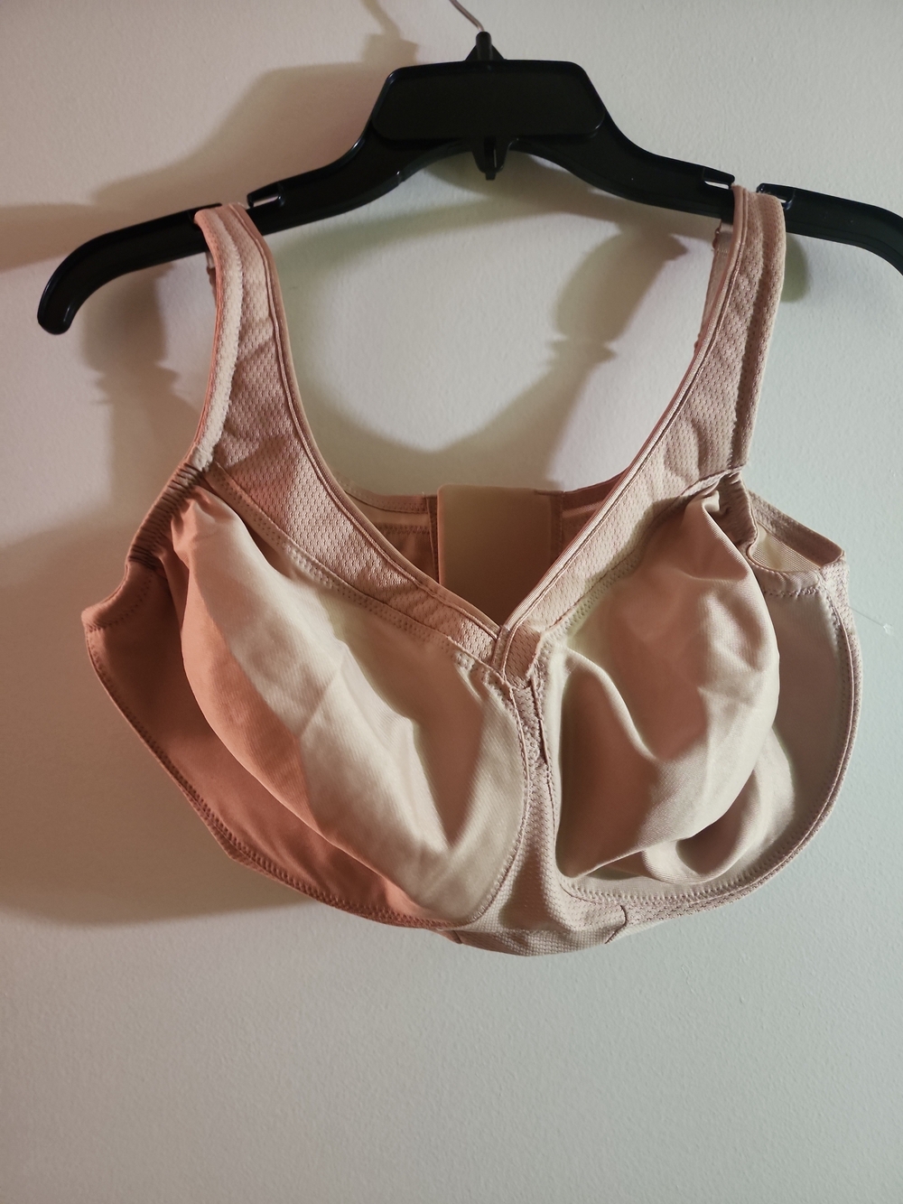 Glamorise Sport Magic Lift Comfort Support Full-Coverage Nude Bra